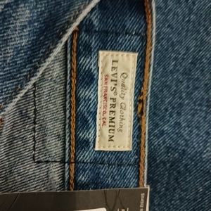 New Levi's Premium Wedgie Blue Jeans, waist size 29 inch